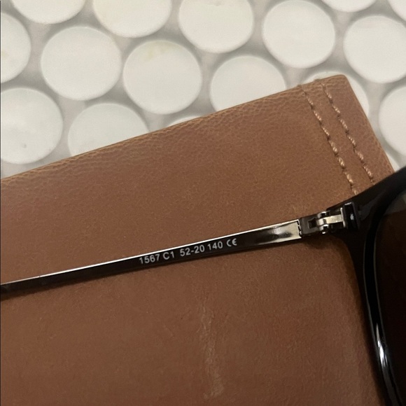 Sungait Stylish Black and Blue Sunglasses - Picture 3 of 3